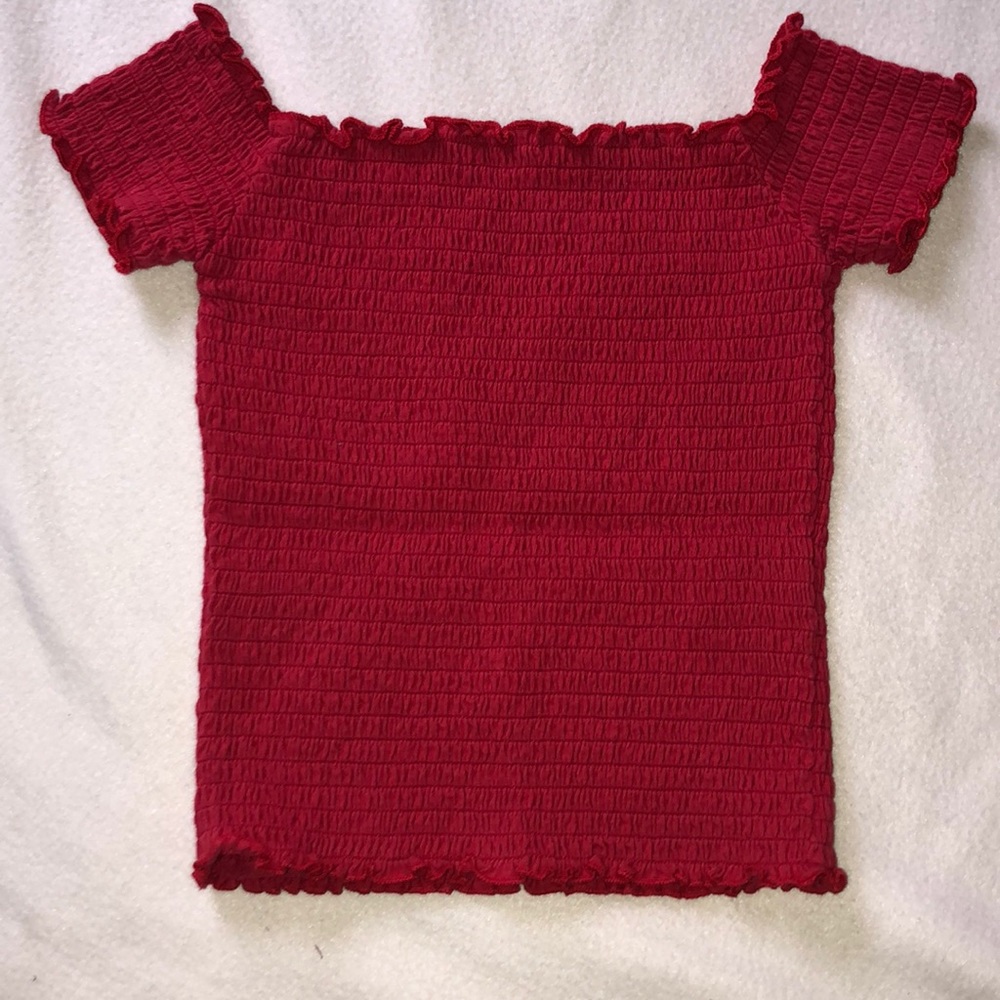 Hollister red top
